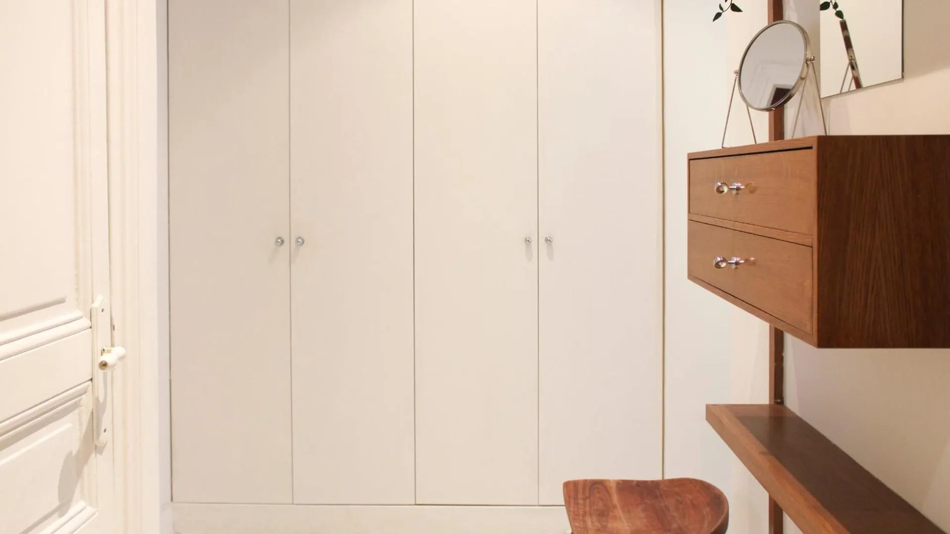 Beautiful Renovated Apartment In Paris