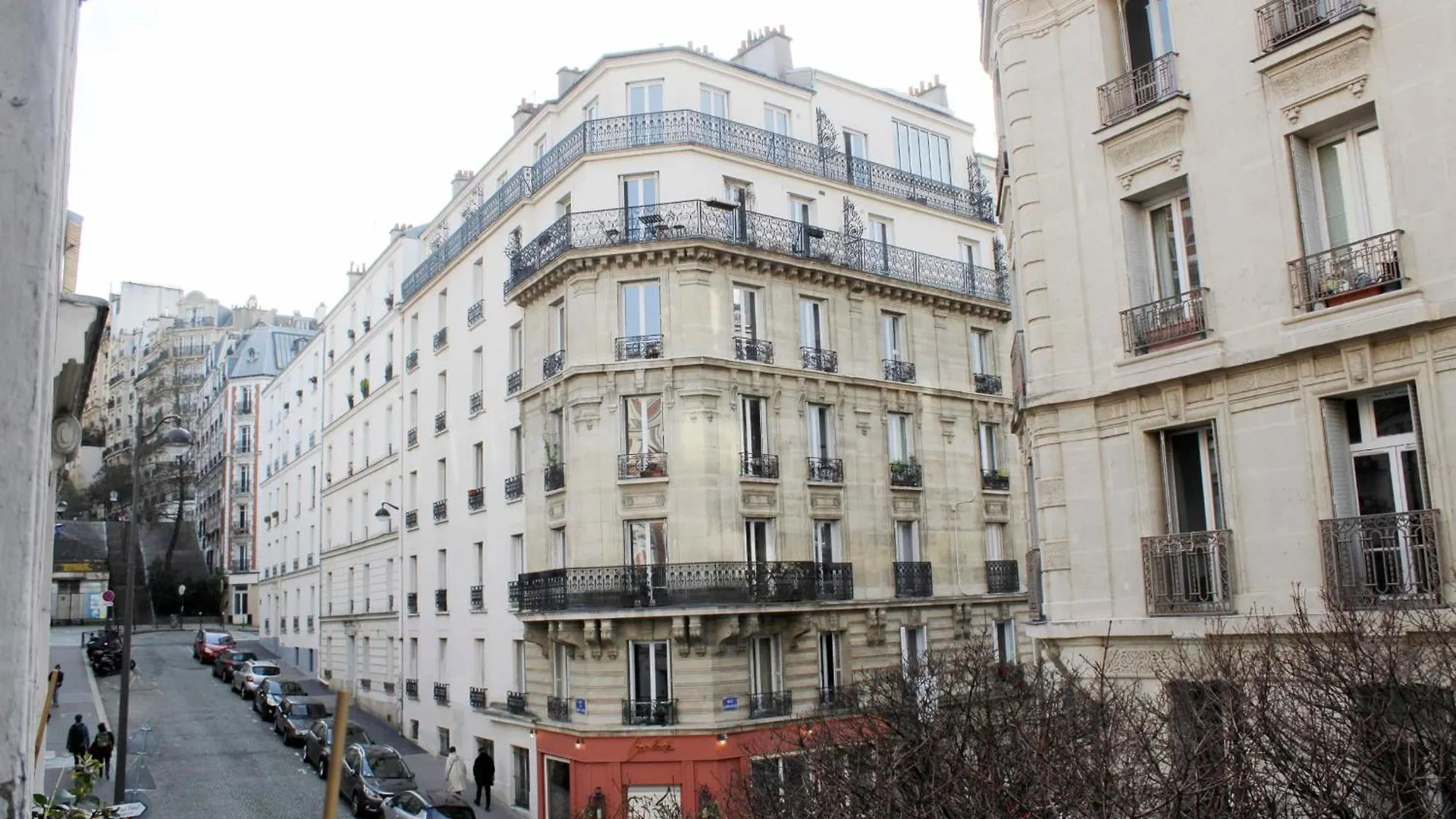 Beautiful Renovated Apartment In Paris